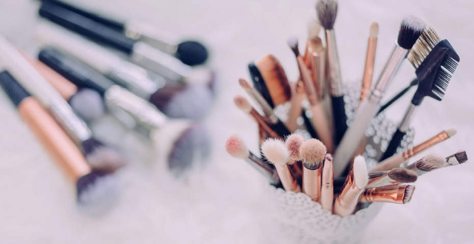 آشنایی با انواع براش های آرایشی و کاربرد آنها - آرایشی مهرو