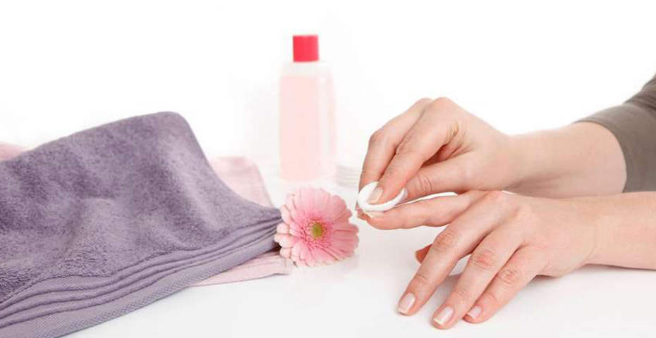 درباره لاک پاک کن پاک کننده ای ضروری برای زیبایی ناخن ها - آرایشی مهرو