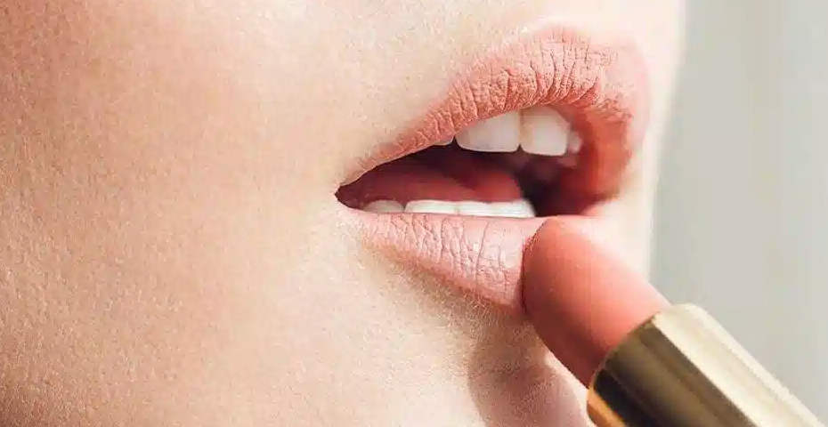 تکنیک ها و مراحل آرایش لب - آرایشی مهرو