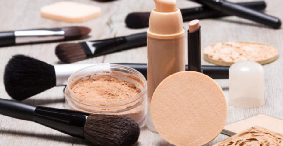 آموزش گام به گام استفاده از پنکک برای آرایشی بی نقص - لوازم آرایش مهرو