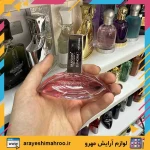 شیشه ادکلن زنانه برندینی مدل ایفوریا در دست